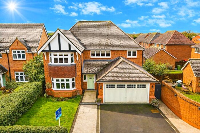 4 Bedroom Detached House For Sale In Kings Meadow, Farndon, Chester, Cheshire, CH3
