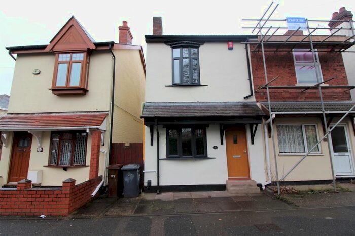 2 Bedroom Semi-Detached House To Rent In Green Lanes, Bilston, WV14