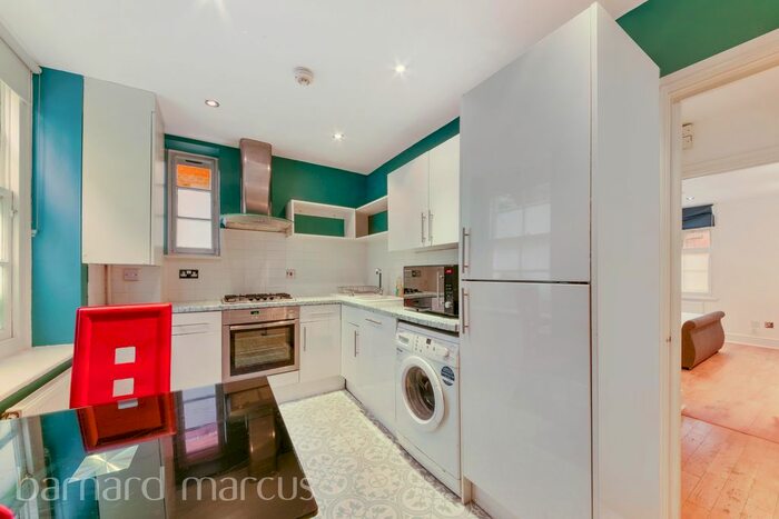1 Bedroom Flat To Rent In Stirling Court, Tavistock Street, Covent Garden, WC2E