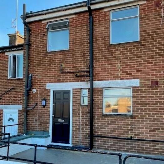 3 Bedroom Maisonette To Rent In Grand Parade, High Street, Crawley, RH10