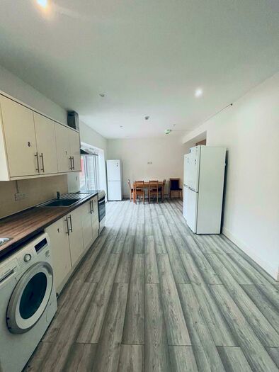 8 Bedroom Terraced House To Rent In Barking, IG11