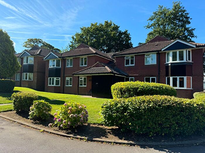 2 Bedroom Flat To Rent In Douglas Court, Main Road, Westerham, TN16