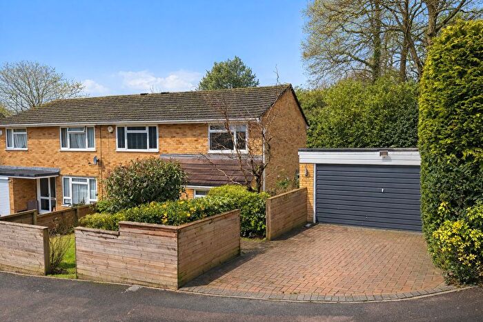 3 Bedroom Semi Detached House For Sale In Randell Close, Blackwater, GU17