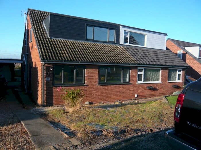 4 Bedroom Semi-Detached House To Rent In Sherbrooke Avenue, Tamworth, Staffordshire, B77