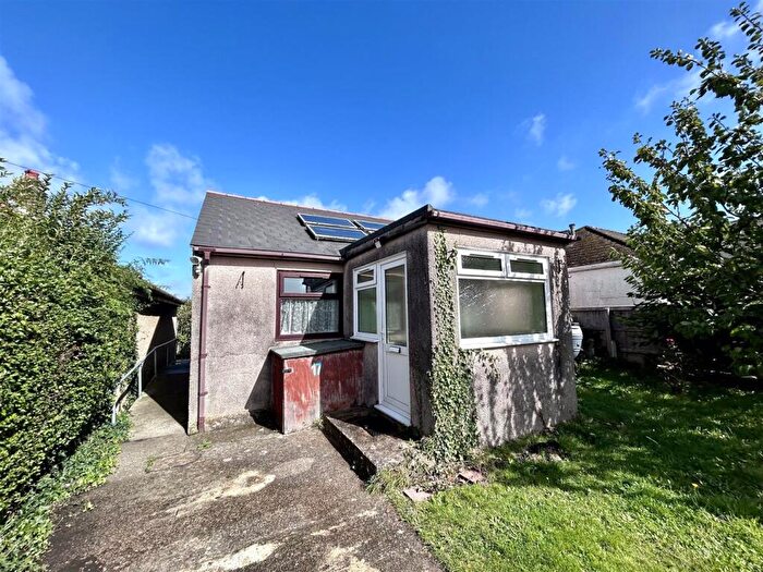 2 Bedroom Detached Bungalow For Sale In Beech Road, Newport, PO30