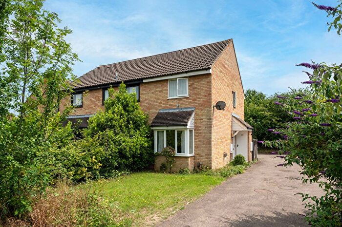 2 Bedroom Semi-detached House For Sale In The Rowans, Milton, CB24