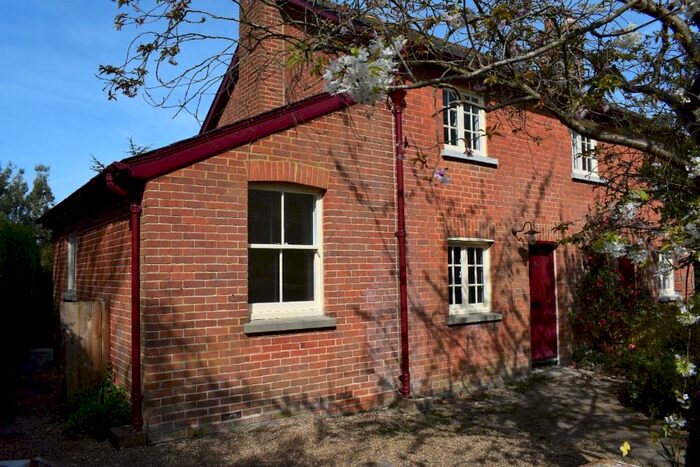 2 Bedroom Semi-Detached House To Rent In Wasp Green Lane, RH1
