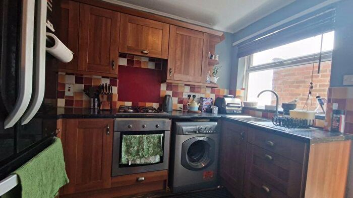 2 Bedroom Bungalow For Sale In Alder Grove, Forest Hill, Yeovil, BA20