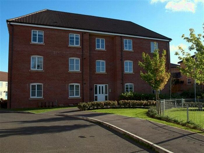 2 Bedroom Flat To Rent In Fishers Mead, Long Ashton BS41