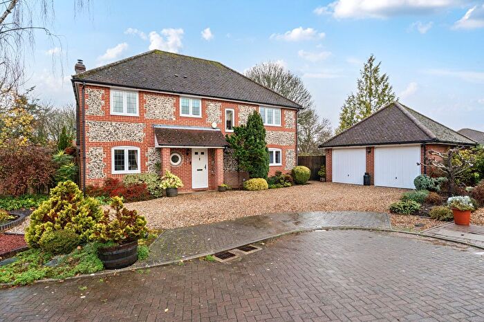 4 Bedroom Detached House For Sale In The Green, Hungerford, RG17
