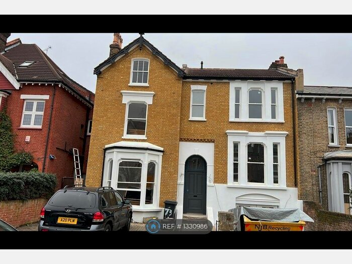 4 Bedroom Semi-Detached House To Rent In Lewin Road, London, SW16