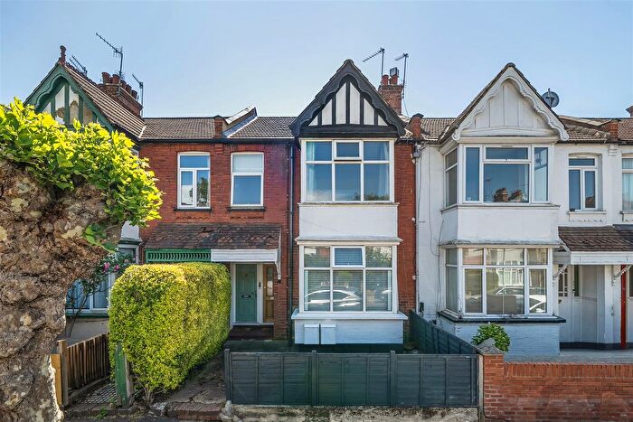 2 Bedroom Maisonette For Sale In Butler Road, Harrow, HA1