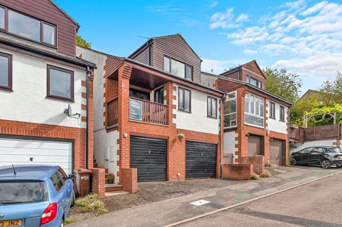 3 Bedroom Detached House For Sale In Castle Rise, Stroud, Gloucestershire, GL5