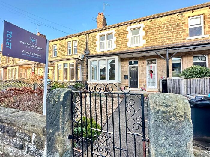 2 Bedroom Flat To Rent In Park Avenue, Knaresborough, North Yorkshire, HG5