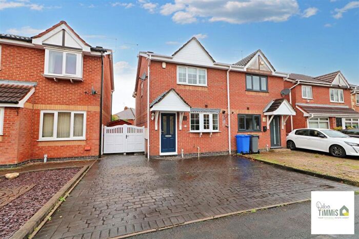 3 Bedroom Semi Detached House For Sale In Dairyfields Way, Stoke-On-Trent, ST1