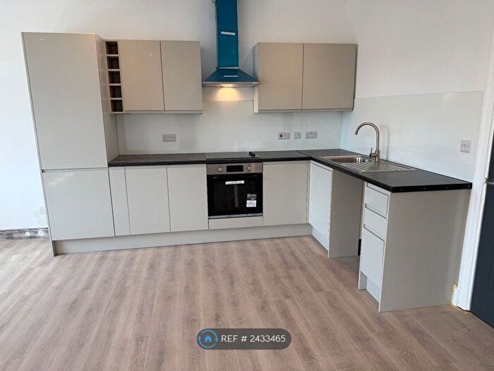 2 Bedroom Flat To Rent In Burlington Road, New Malden, KT3