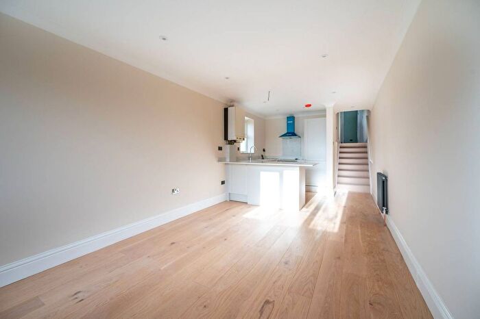 2 Bedroom Flat To Rent In St James Street, Walthamstow, London, E17