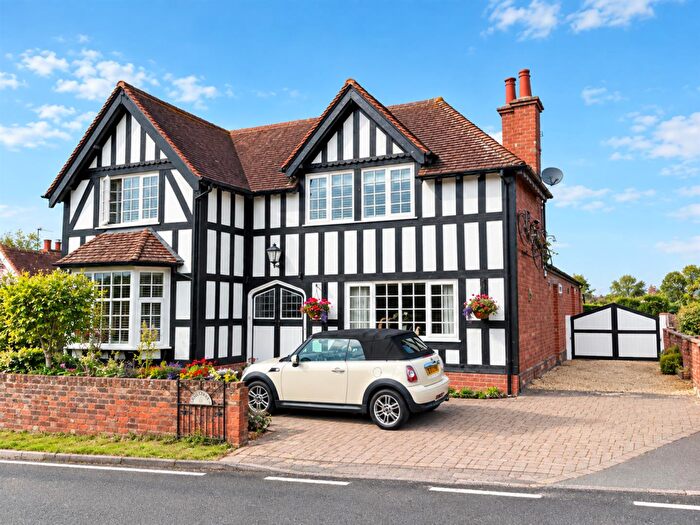5 Bedroom Detached House For Sale In Henley Road, Claverdon, Warwick, CV35