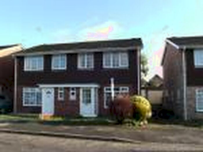 4 Bedroom Semi-Detached House To Rent In Guildford, GU2