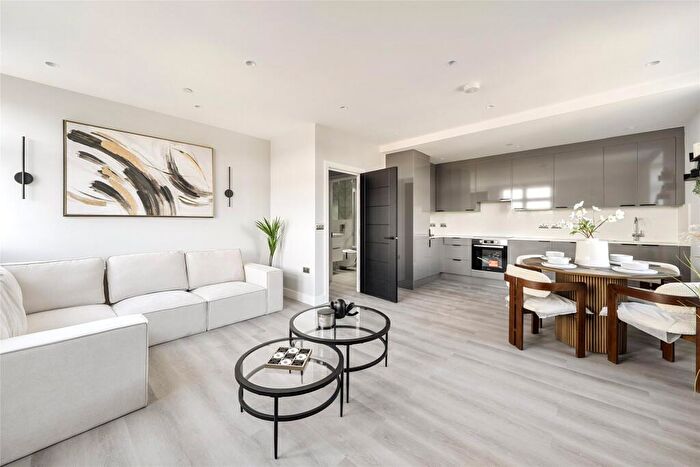 2 Bedroom Apartment For Sale In London Road, North Cheam, Sutton, SM3