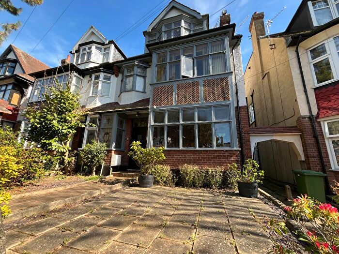 4 Bedroom Maisonette For Sale In Ditton Court Road, Westcliff-On-Sea, Freehold, SS0
