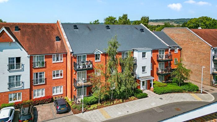 2 Bedroom Flat For Sale In Mere Road, Dunton Green, TN14