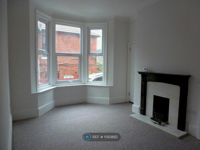 1 Bedroom Flat To Rent In Priory Avenue, High Wycombe, HP13