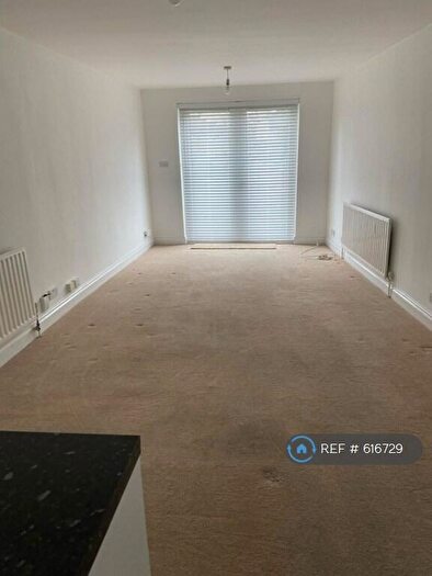 3 Bedroom Flat To Rent In Elmers End Road, London, SE20