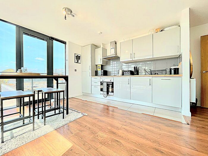 2 Bedroom Flat To Rent In Urban Village Building Bedford, MK40