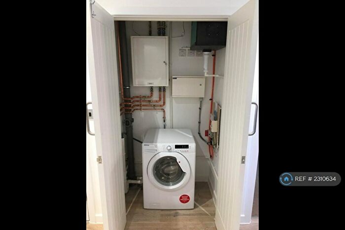 1 Bedroom Flat To Rent In Garrard House, Reading, RG1