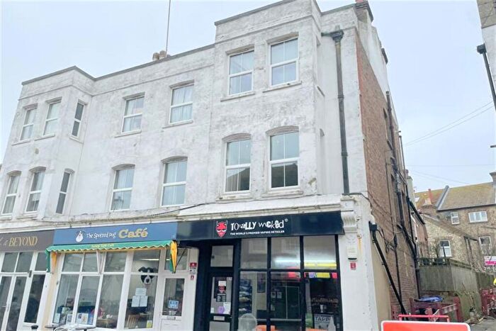 2 Bedroom Apartment To Rent In High Street, BN25