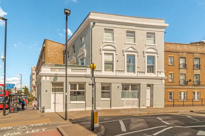 2 Bedroom Flat For Sale In Caledonian Road, Islington, N7