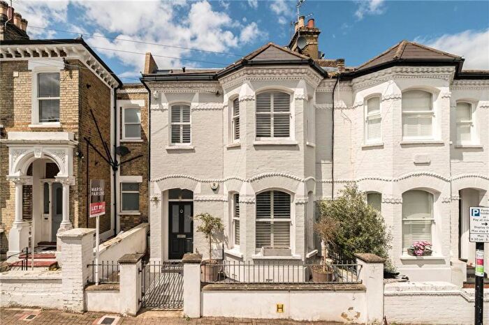 5 Bedroom Terraced House To Rent In Belleville Road, Between The Commons, SW11