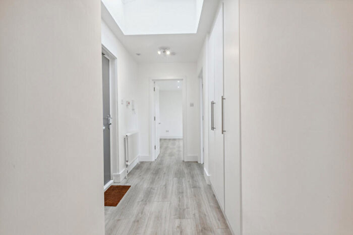 1 Bedroom Flat To Rent In Shillington Old School, Este Road, SW11