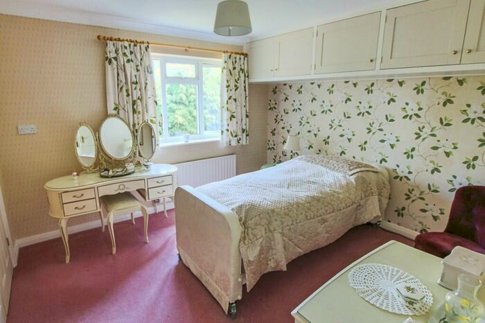 4 Bedroom Detached House For Sale In Lowdells Drive, East Grinstead, West Sussex, RH19