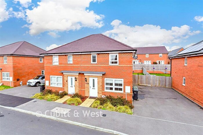 3 Bedroom Semi Detached House For Sale In Brent Lane, Havant, Hampshire, PO9