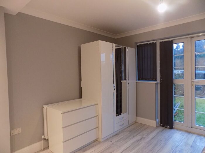 1 Bedroom Studio To Rent In Richmond Hill, Luton, Bedfordshire, LU2