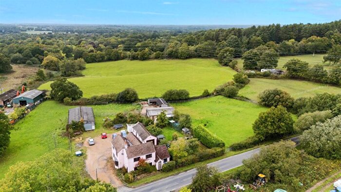 4 Bedroom Detached House For Sale In Doras Green Lane, Ewshot, Farnham, GU10