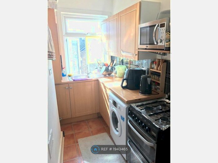 1 Bedroom Flat To Rent In Evelyn Street, London, SE8