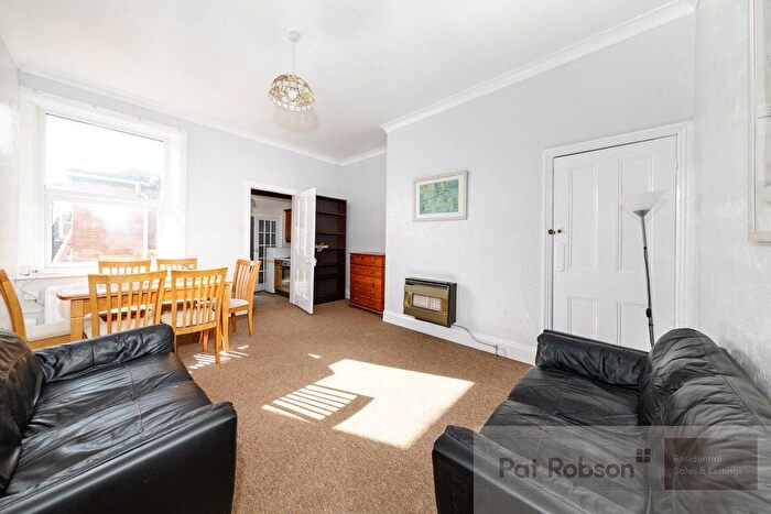 3 Bedroom Flat To Rent In Salters Road, Gosforth, Newcastle Upon Tyne, NE3