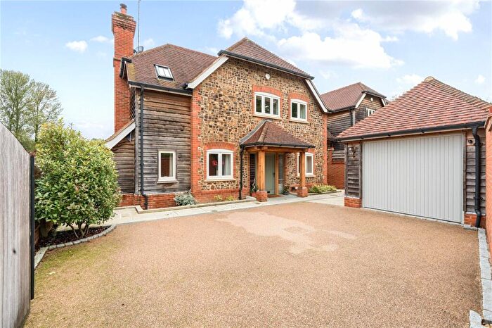 4 Bedroom Detached House For Sale In East Bridge Close, Tilford, Farnham, Surrey, GU10