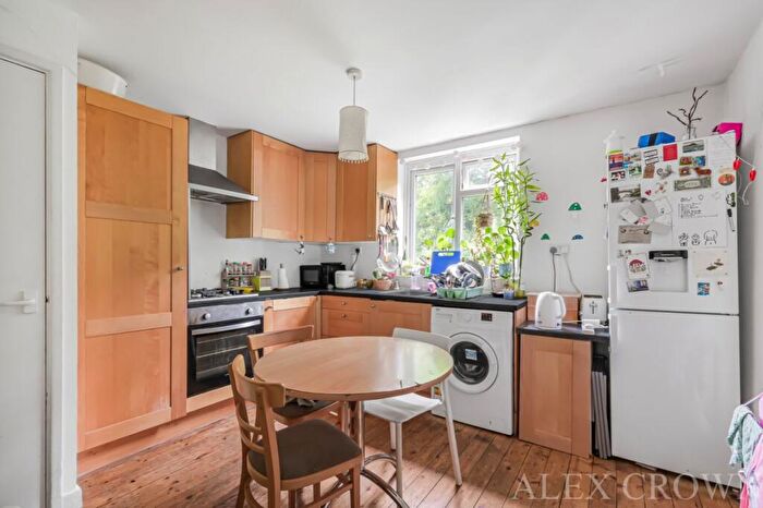 3 Bedroom Flat To Rent In Archway Road, Highgate, N6
