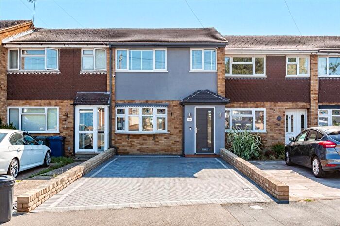 3 Bedroom Terraced House For Sale In Charlotte Gardens, Romford, RM5