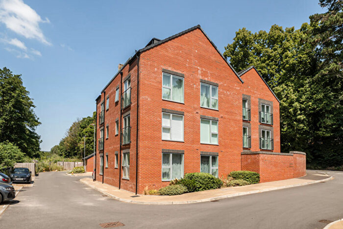 1 Bedroom Flat For Sale In Bath Road, Woodchester, GL5