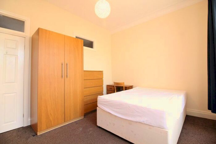 1 Bedroom Flat To Rent In Grosvenor Road, Jesmond, Newcastle Upon Tyne, NE2