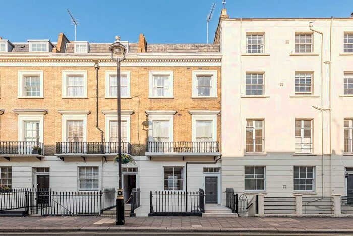 2 Bedroom Flat To Rent In Warwick Way, Pimlico, London, SW1V
