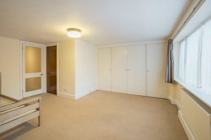 Studio To Rent In Northern Heights, Crescent Road, Crouch End, N8