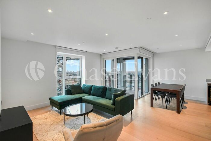 3 Bedroom Flat To Rent In White City Living, Cascade Way, Shepards Bush, London, W12