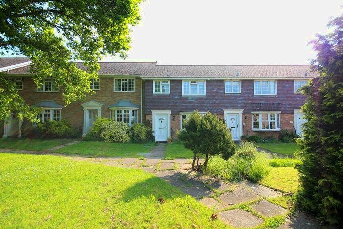 3 Bedroom Terraced House To Rent In Grafton Gardens, Pennington, Lymington, SO41
