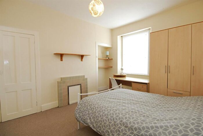 5 Bedroom Flat To Rent In Clifton Place, Plymouth, PL4
